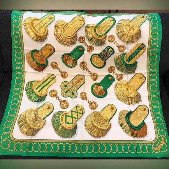 HERMES Carre90 Silk Scarf- 35”x 35”😍💚🔥 - Picture 14 of 17